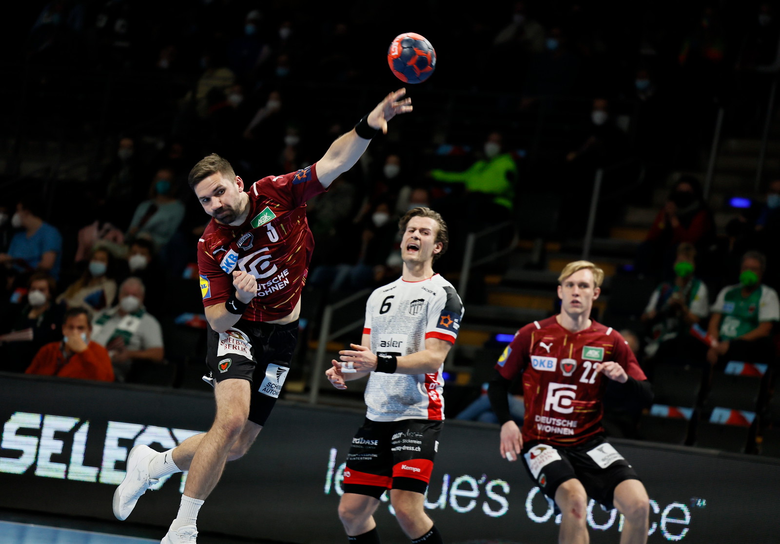 Füchse eye Last 16 spot with win at Pfadi