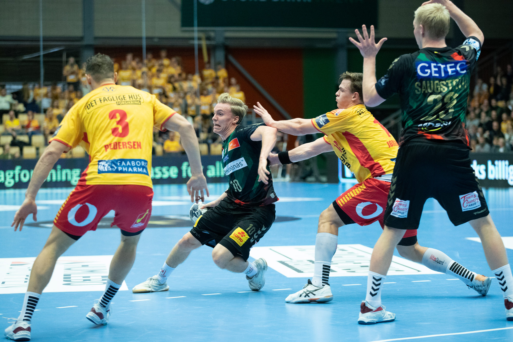 Power on the line, elegance from the centre in EHF Excellence Awards