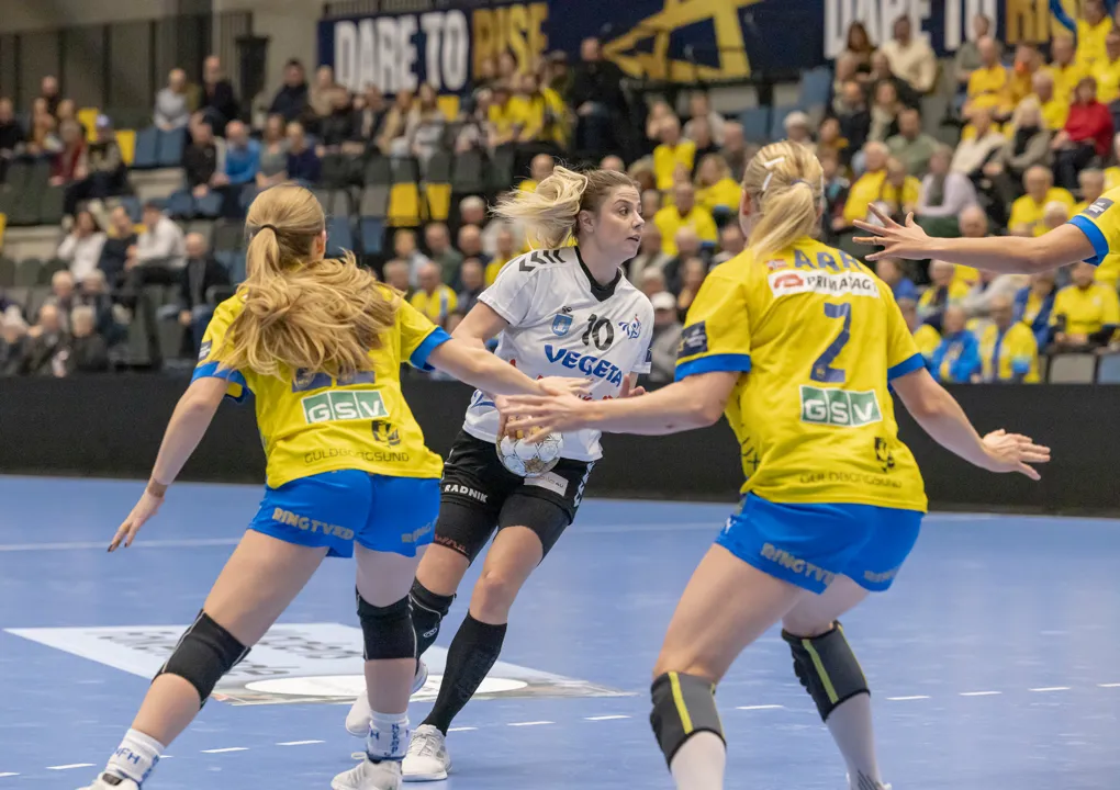 Gloria and Podravka make gains; Buducnost shock Vipers