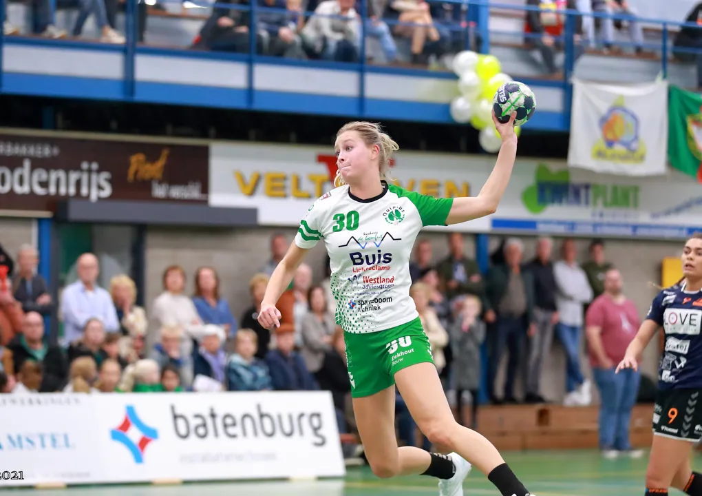 Big-name clubs go double Dutch in round 3