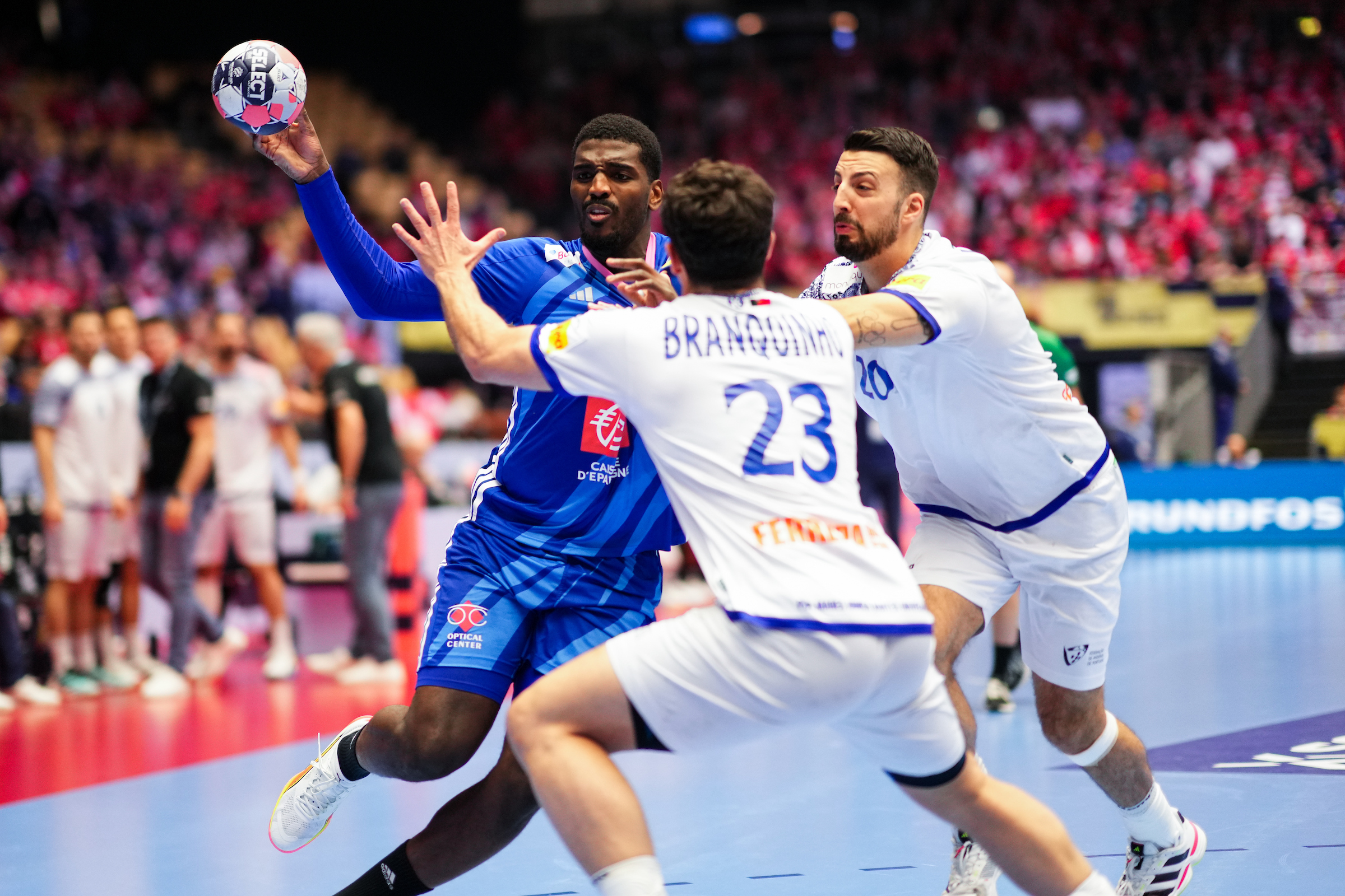 Live blog: France crushing Portugal with record half-time score