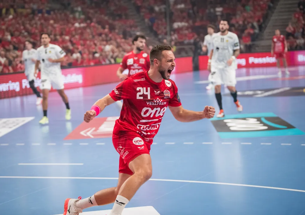 First Magdeburg win on Barça ground; Veszprém open account