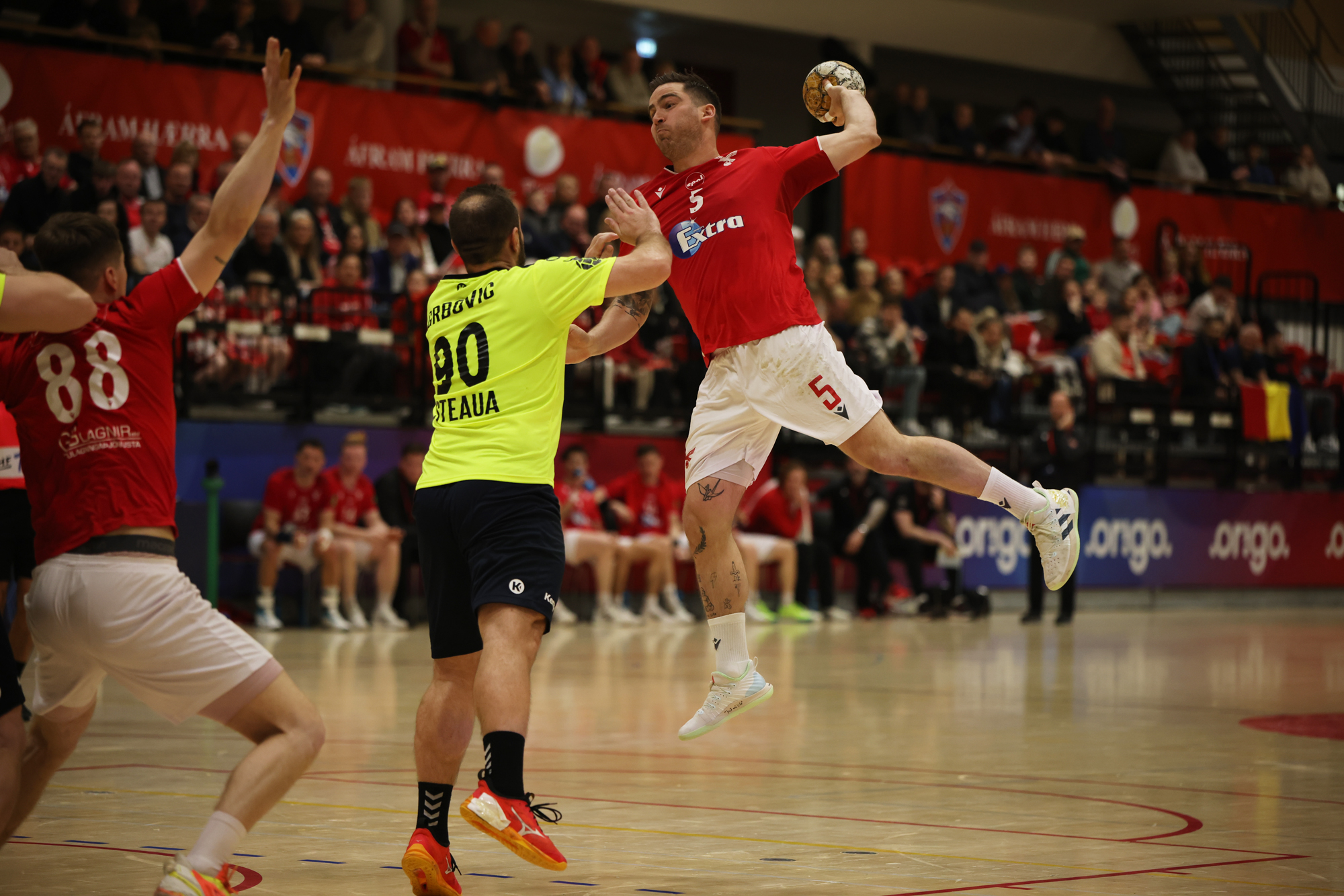 FTC and Baia Mare face undefeated opponents in semi-finals