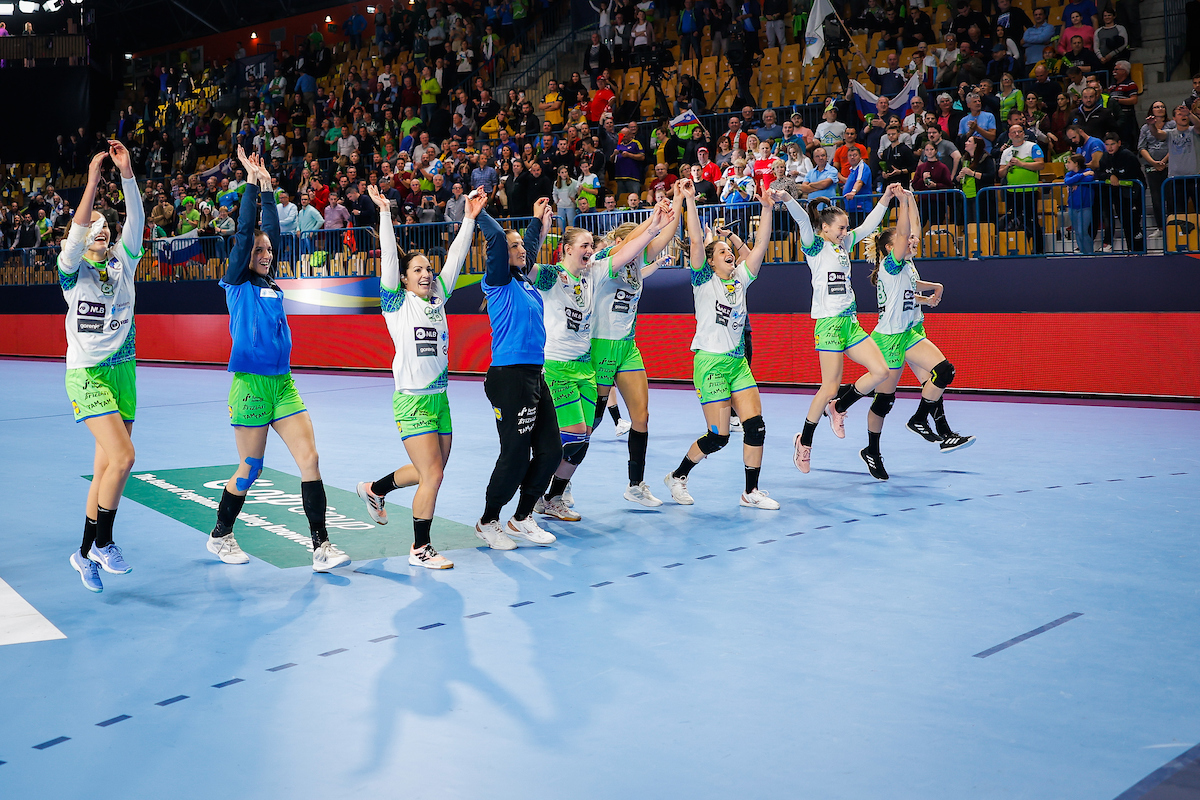 SUMMARY: Croatia, Slovenia advance; Norway, Denmark win last games in A/B
