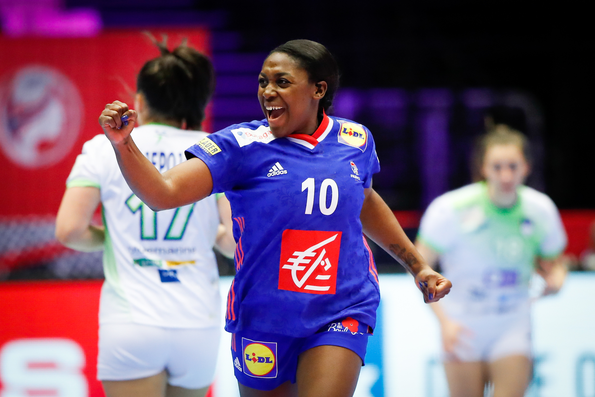 Powerhouses lead the way as EHF EURO 2022 qualifiers resume