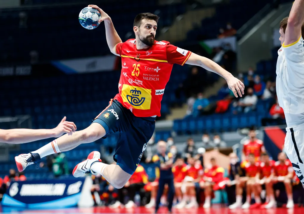 Teams test form in pre-EURO friendly games