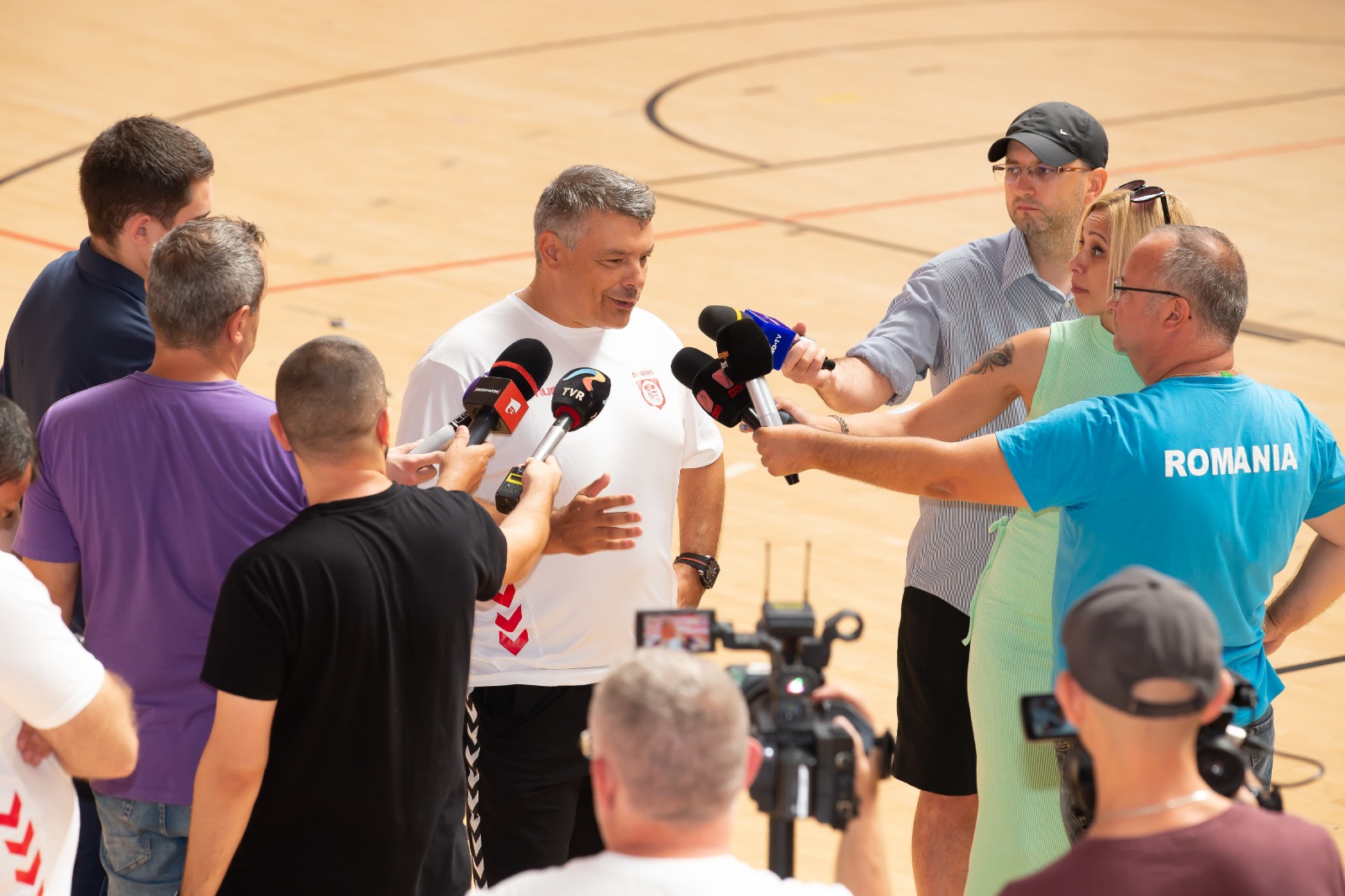 Second time the charm for Pascual and Dinamo?