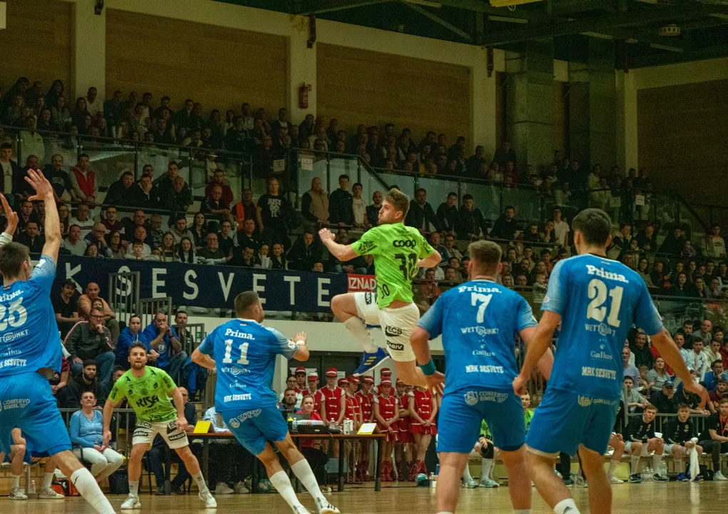 Fight for semi-final berths goes down to the wire