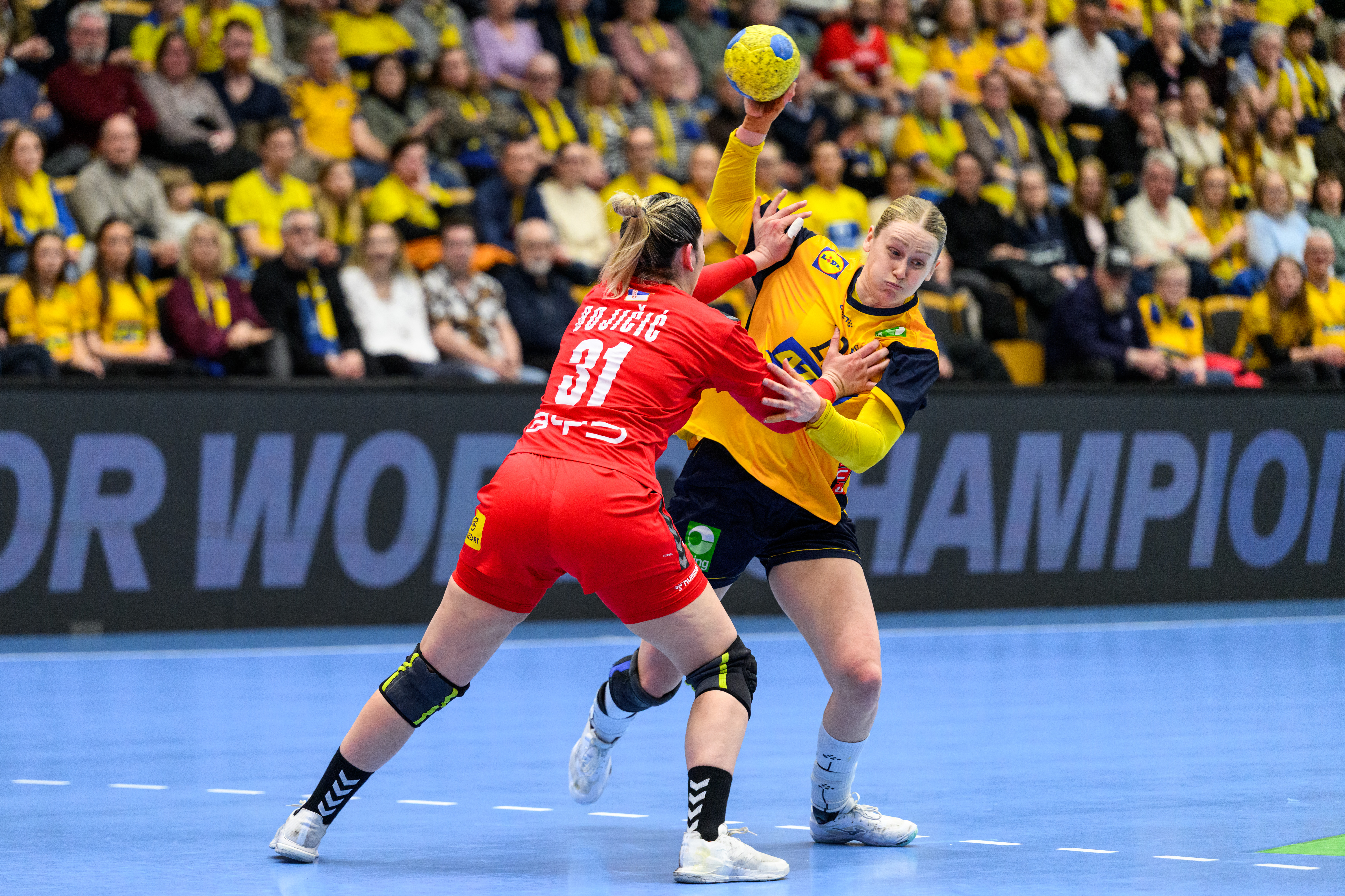 LIVE BLOG: Sweden book final tournament berth; Spain welcome Austria