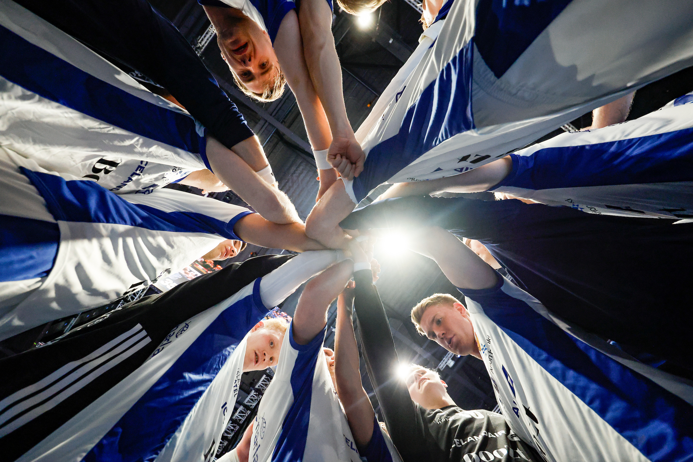 Summary: Four teams with four points in Malmö as Sweden beaten