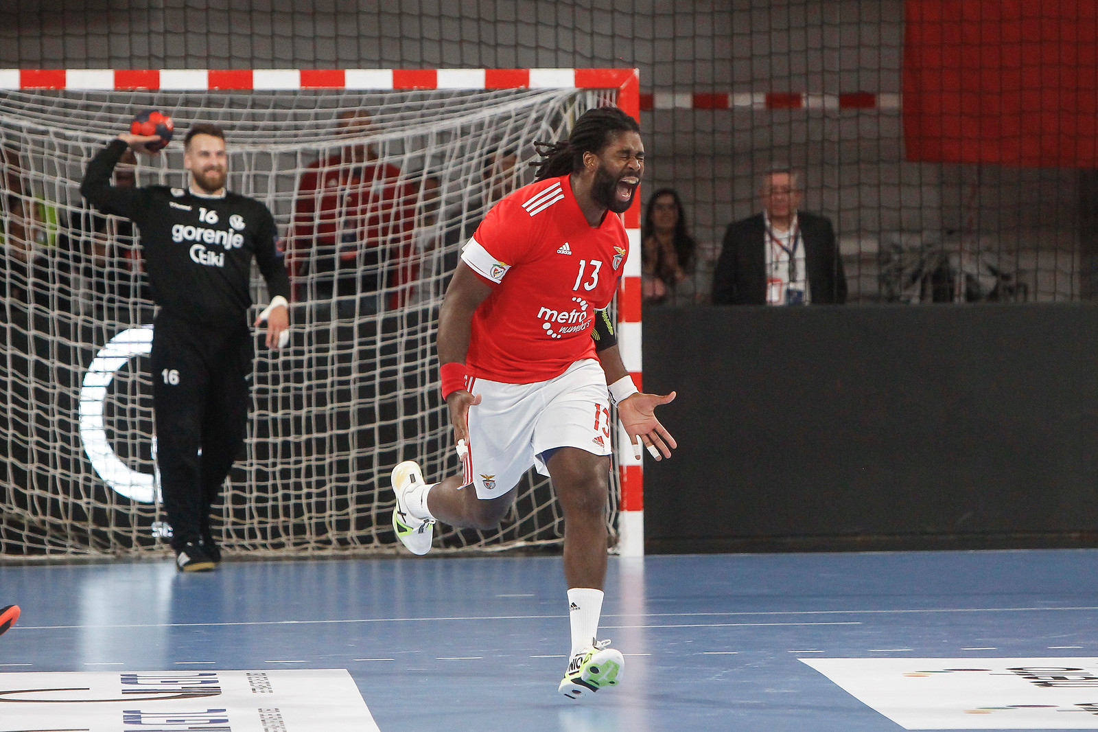 Brilliant second half lifts Benfica past Velenje