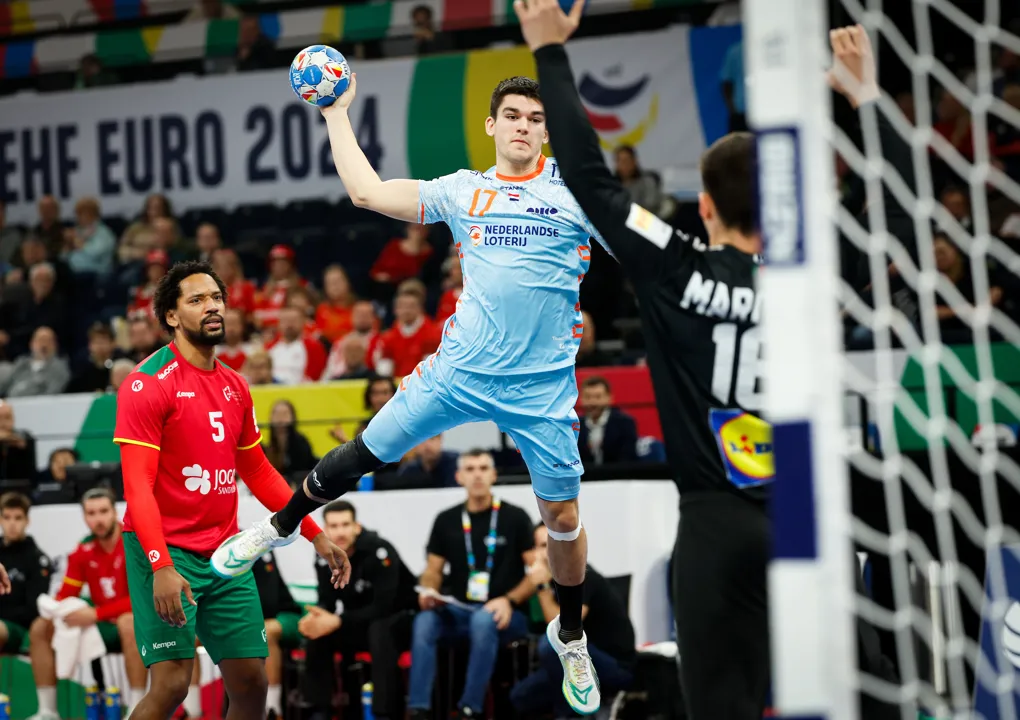Netherlands clinch late draw; leave Portugal waiting