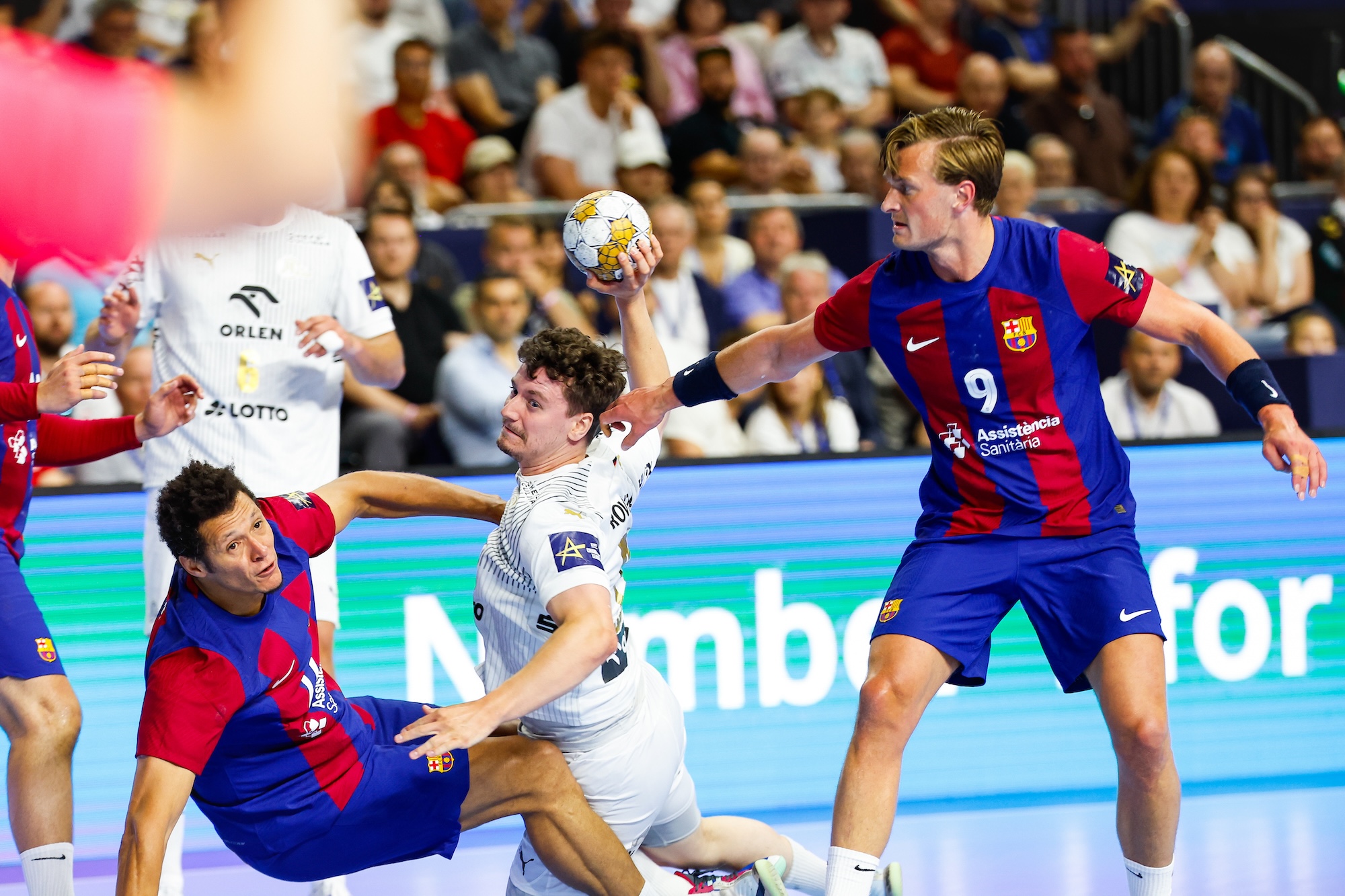 FF4CGN24 SF2 Barça Vs THW Kiel AR35512 AH