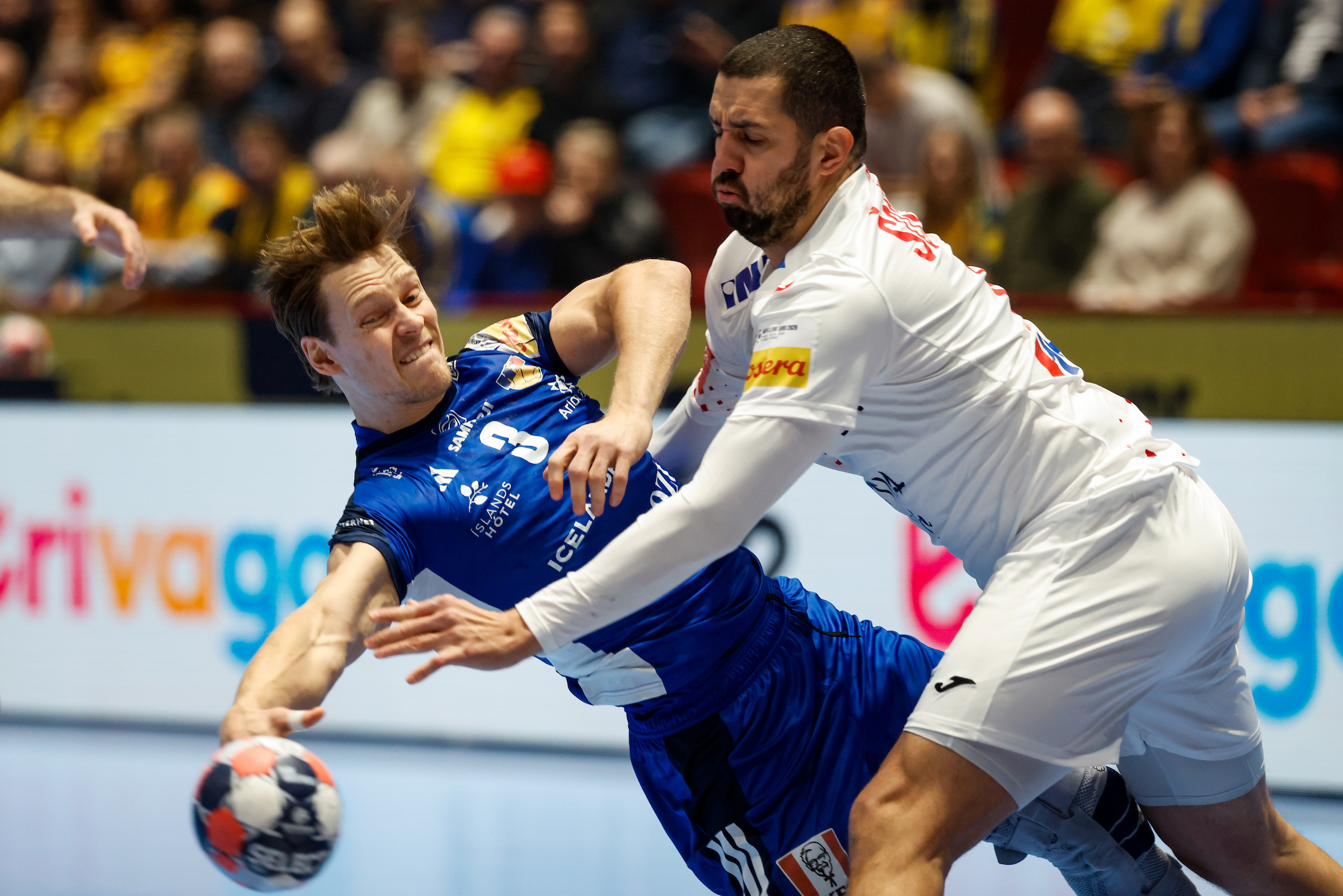 Live blog: Croatia lead Iceland at start of second half