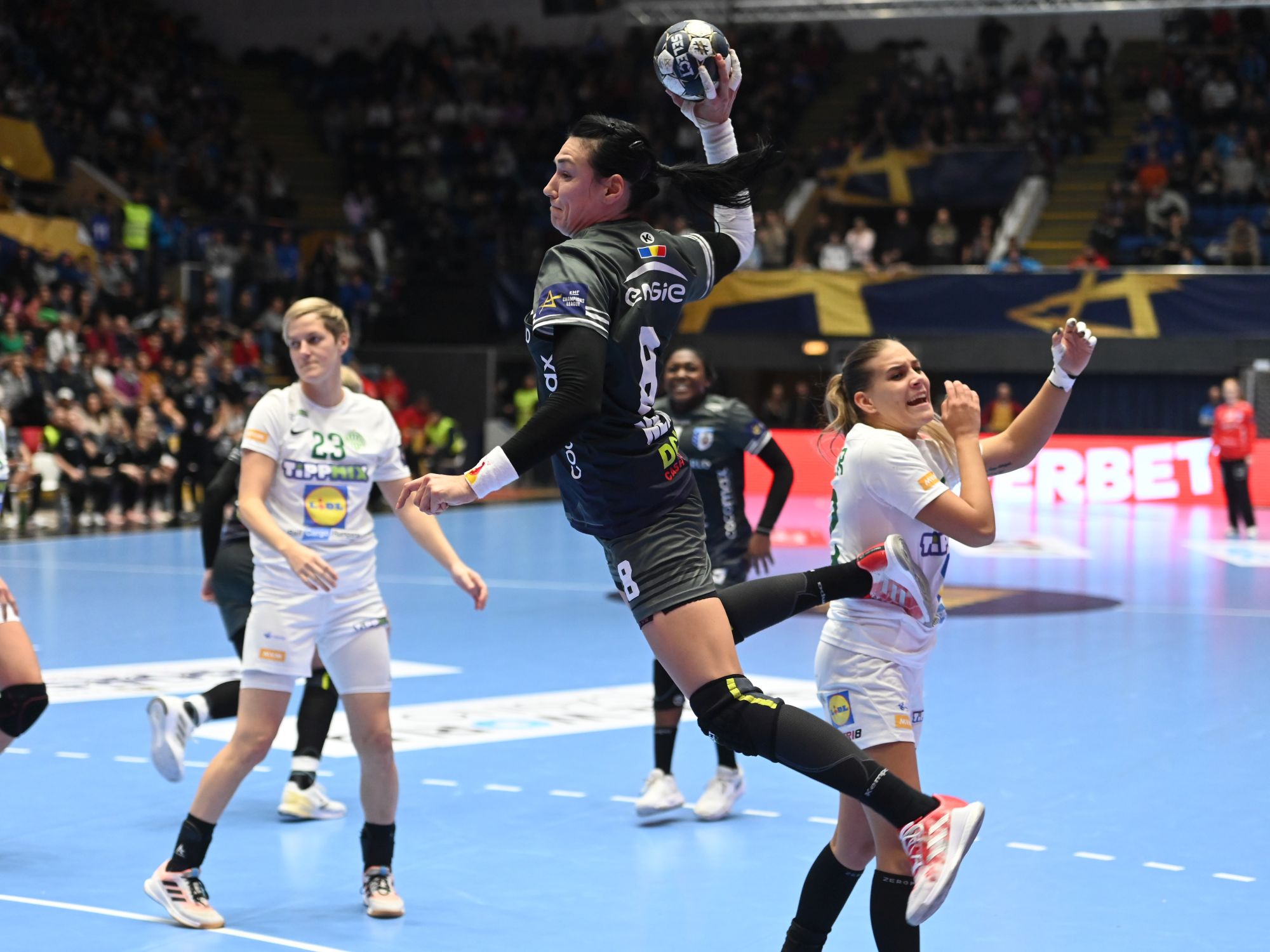 Spectacular Neagu powers CSM past FTC