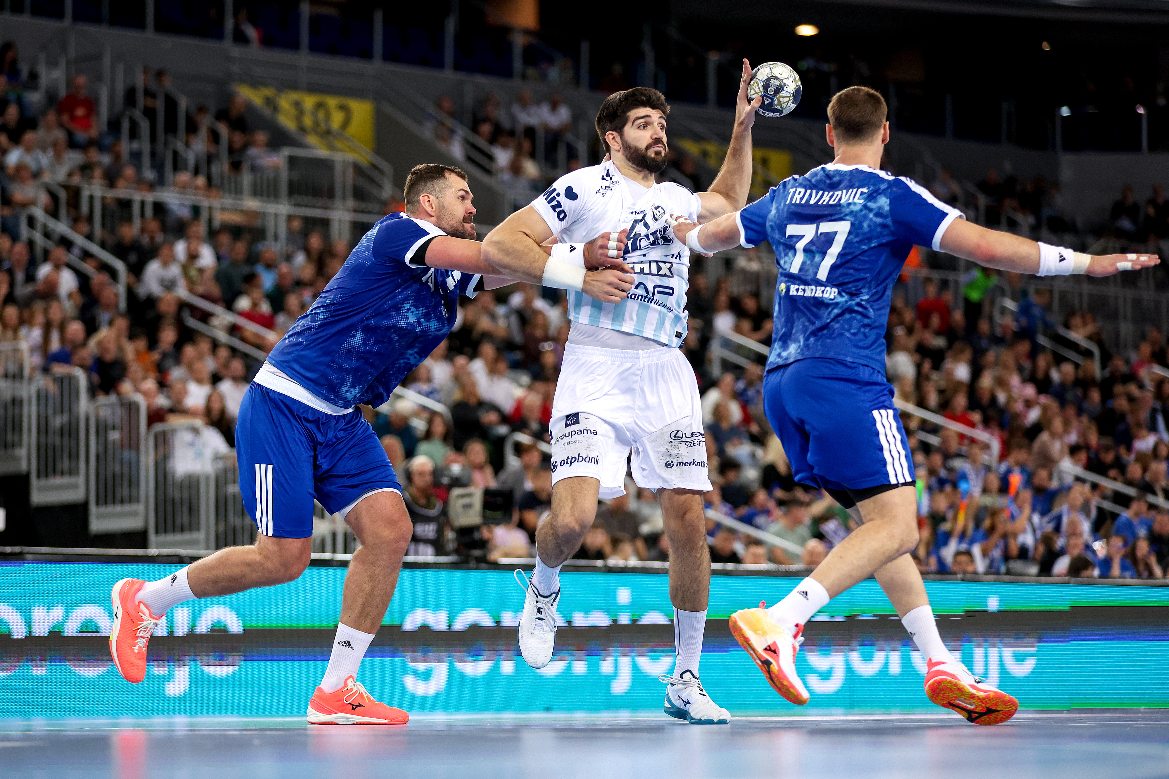 Sporting, Szeged and Aalborg all take points away