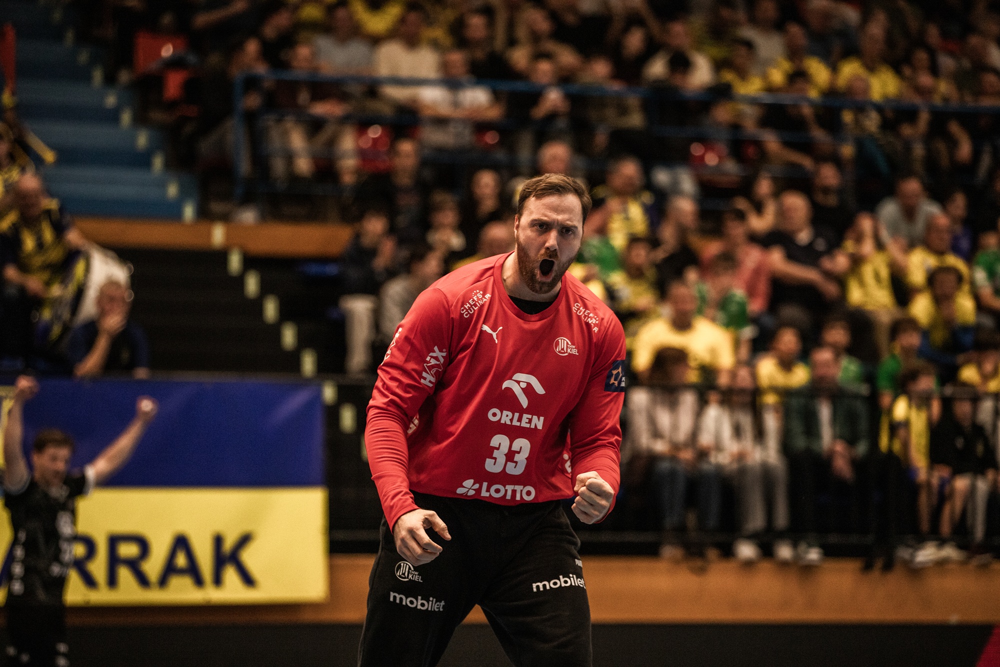 Kiel first to reach knockout phase; Aarhus win Nordic derby