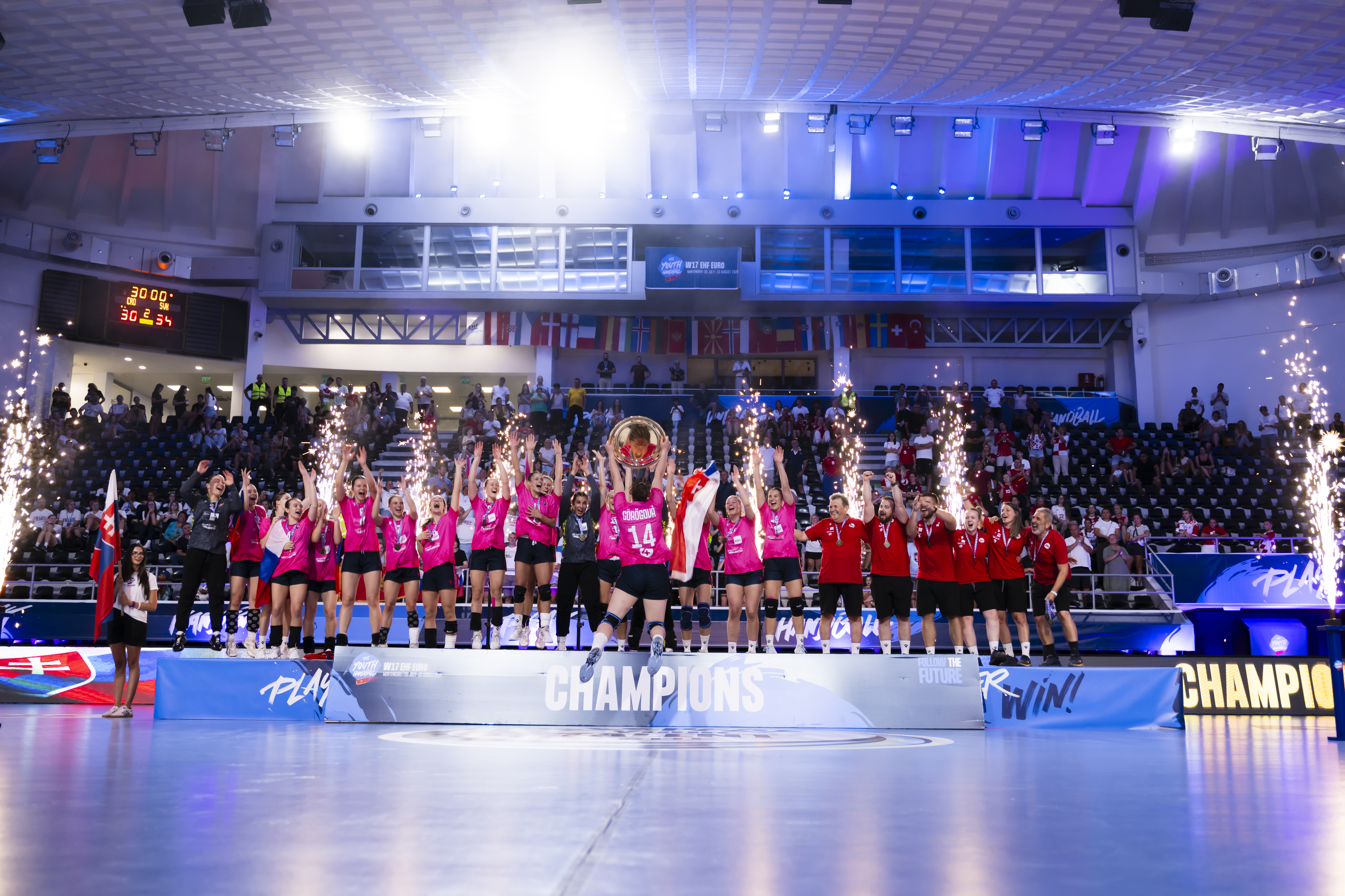 Slovakia win historic gold at Women's 17 EHF EURO
