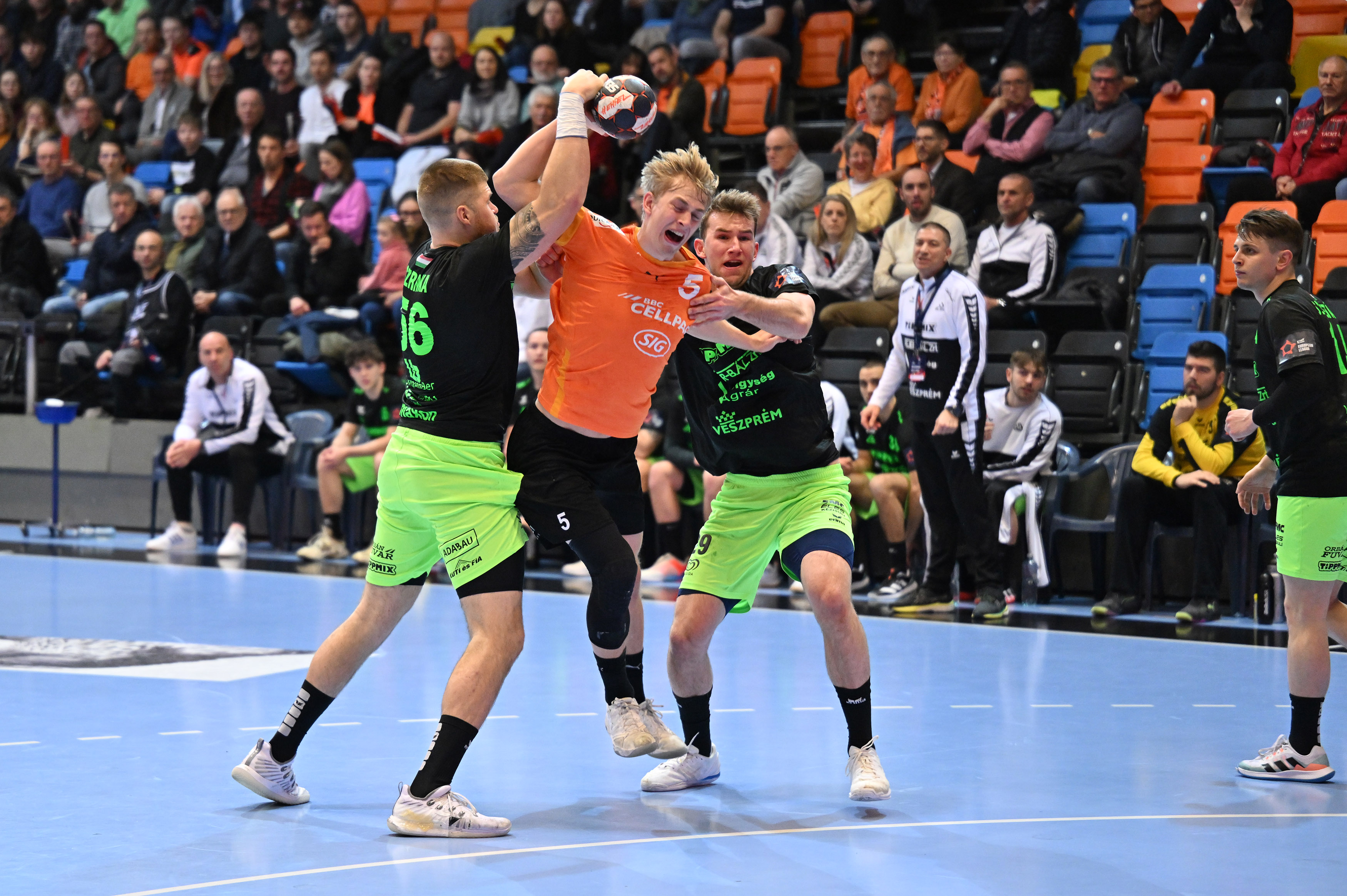 Kadetten progress, Presov keep hopes alive