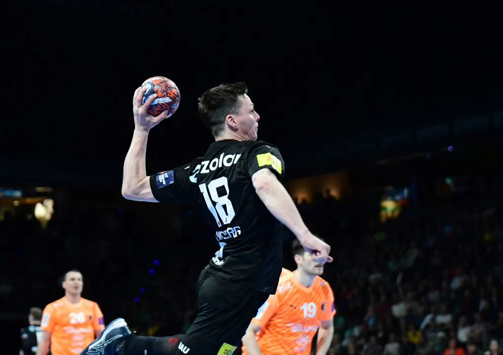 Big names collide in race to Hamburg